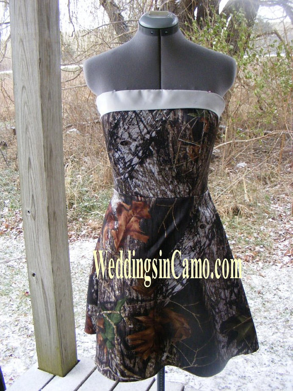 green emerald velvet dress Amazon.com: DINGZANCAMO Halter Neck Camo Wedding Party Dresses Pick Ups  Long Orange 2 : Clothing, Shoes & Jewelry