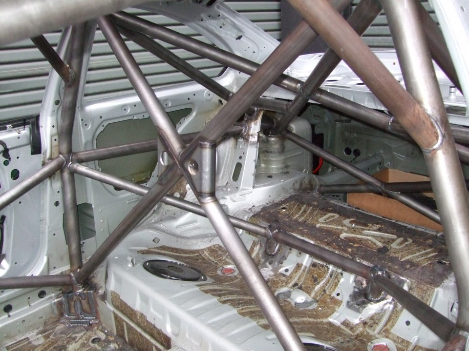 Custom Cages BMW E46 4DR Step 2 International Multipoint T45 Roll Cage Kit