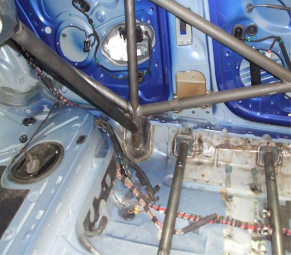 Custom Cages Volkswagen Golf Mk5 R32 Multipoint T45 Roll Cage Kit