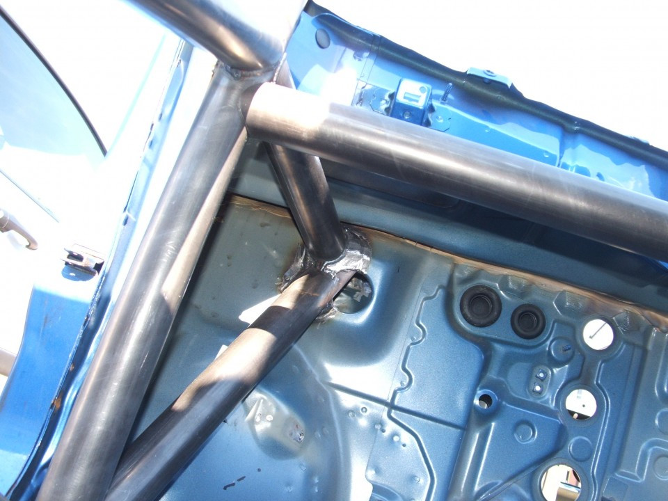 Custom Cages Nissan Sunny - Multipoint  [T45] 