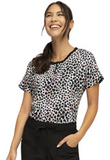 tuckable printed scrubs