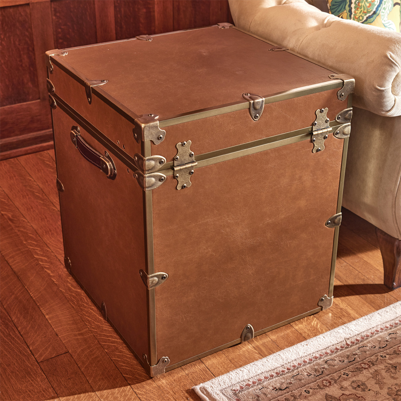 Rhino Luxury Faux Leather End Table Trunk