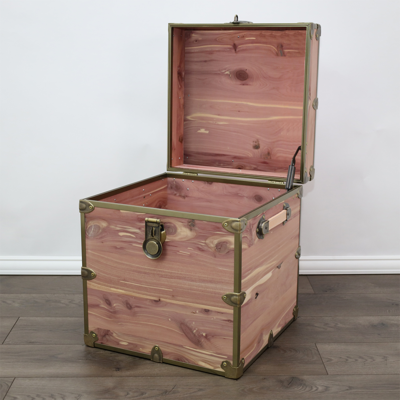 Trunk chest 4段 Rhino Knotty Cedar Cube