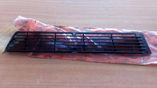 Front Grill fits Alfa Romeo Alfetta 116555914100 Genuine View Front
