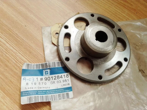Fuel Pump Gear Hub fits Opel Vauxhall 1.6 1.7 Diesel 90128418 Genuine View Front