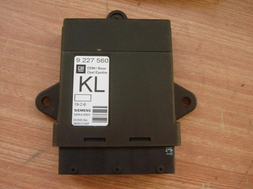 ECU Control Module Central Locking fits Opel Vauxhall Vectra C 9227560 Genuine View Front