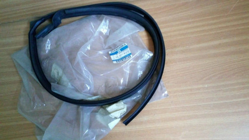 Door Seal Weather Strip Rear Left fits Opel Vauxhall Omega B 90459563 Genuine View Front