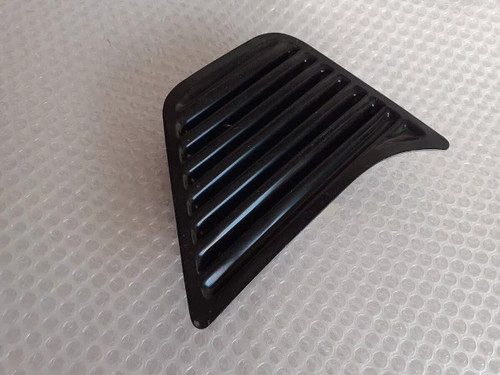Grill Rear Right Pillar fits Alfa Romeo Alfasud 510280 Genuine View Front