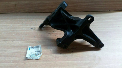 Engine Mount Bracket Right fits Opel Vauxhall Vectra C Signum 9185996 Genuine View Front