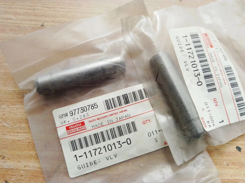 2x Valve Guide fits Isuzu 4BG1 6BG1 1117210130 Genuine View Front