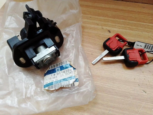 Trunk Lid Lock fits Opel Vauxhall Vectra B 9118389 Genuine View Front