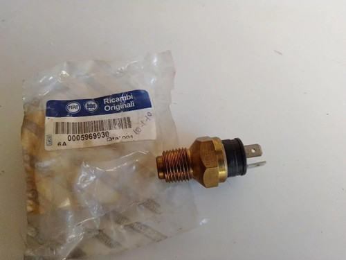 Coolant Temperature Sensor fits Fiat Croma Punto Lancia Dedra Delta Thema Y10 5969930 View Front