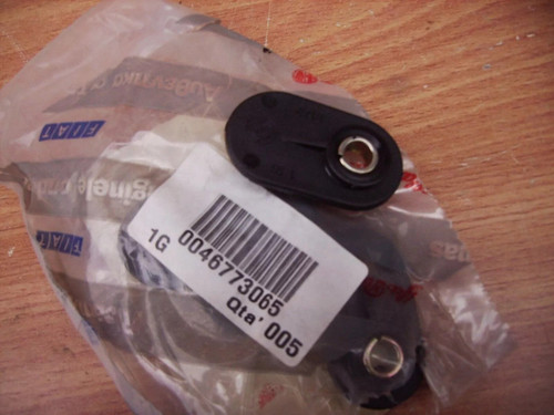 Plug Cap Bush fits Fiat Siena Palio Panda Uno Punto Seicento Strada 46773065 View Front