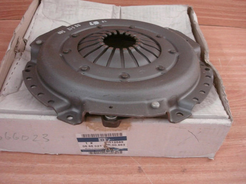 Pressure Plate fits Opel Kadett E Ascona C Vauxhall Cavalier 16D 16S Genuine 90512589 View Front