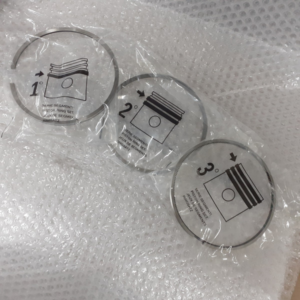 Piston Rings fits Iveco 135mm fits Iveco Eurostar Eurotrakker Stralis Trakker Astra HD7 HD8 HD9 2992157 Genuine