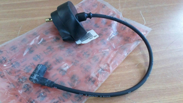 Ignition Coil Cable Boot fits Alfa Romeo 33 60568852 Genuine View Front