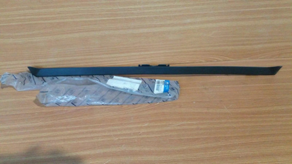 Rear Bumper Lip Center fits Hyundai Santa Fe 866212B000 Genuine View Front