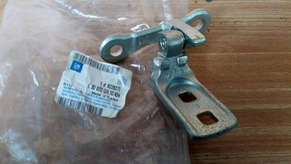 Door Hinge Front Lower Right fits Opel Vauxhall Vectra C Signum 9228270 Genuine View Front