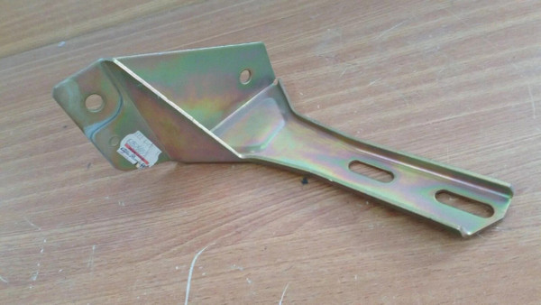 Bumper Bracket Rear Right fits Alfa Romeo 33 60525655 Genuine View Front