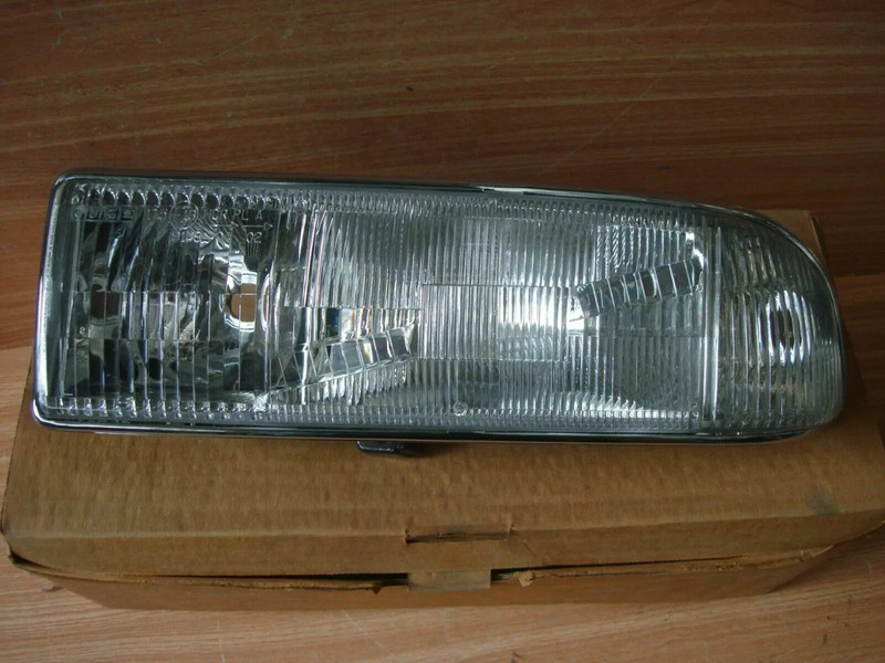 Headlight Left fits Chevrolet Blazer GMC Jimmy 16524739 Genuine View Front