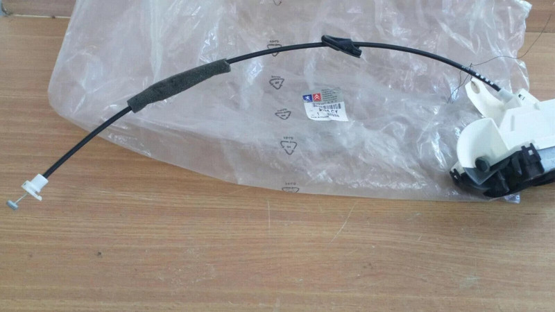 Front Door Lock Right fits Peugeot 308 9136CY Genuine View Front