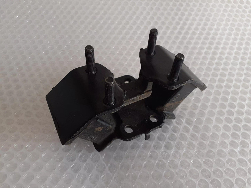 Engine Mount Rear fits Toyota Chaser Cresta Crown Mark 2 LX90 SX90 12371-54130 View Front