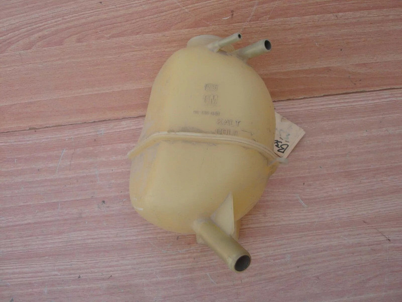 Header Overflow Tank fits Opel Ascona C Vauxhall Cavalier 16D 16DA 90180060 View Front