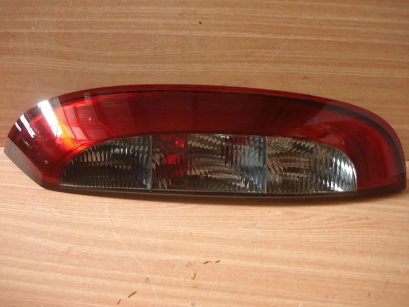 Tail Rear Light Right Red fits Opel Vauxhall Corsa C Hatch Van 9196364 Genuine View Front