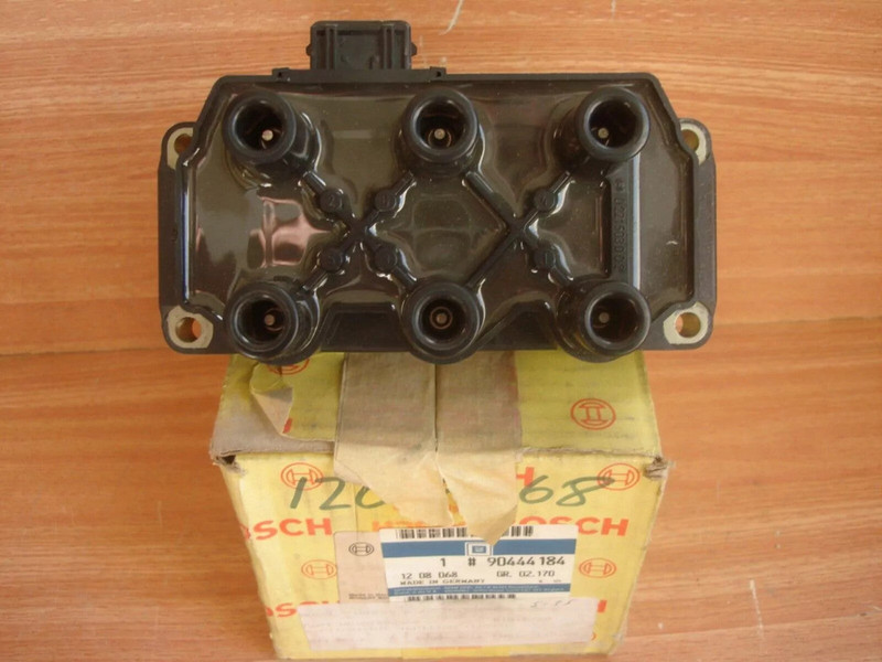 Ignition Coil fits Opel Vauxhall Omega B Calibra Vectra A X25XE C25XE X30XE 90444184 View Front