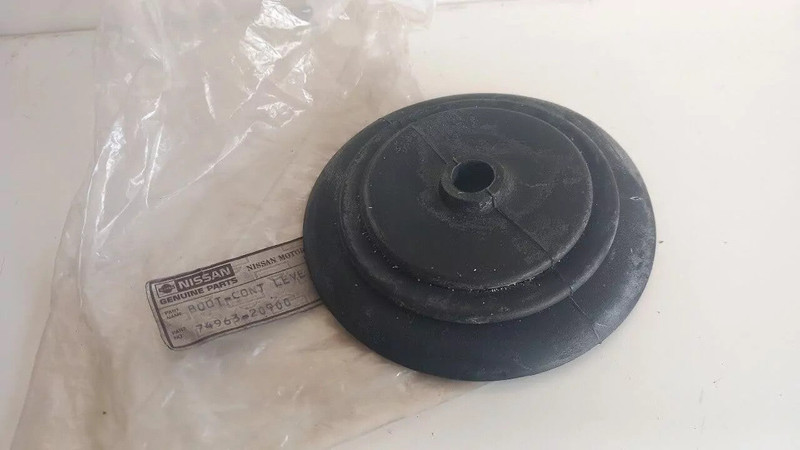 Gear Shift Boot fits Nissan Datsun B10 B110 B120 1200 74963-20900 Genuine View Front