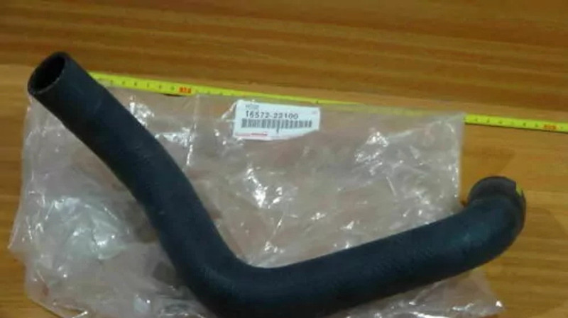 Radiator Hose Lower fits Toyota Avensis ZZT220 ZZT221 1ZZ 3ZZ 16572-22100 View Front