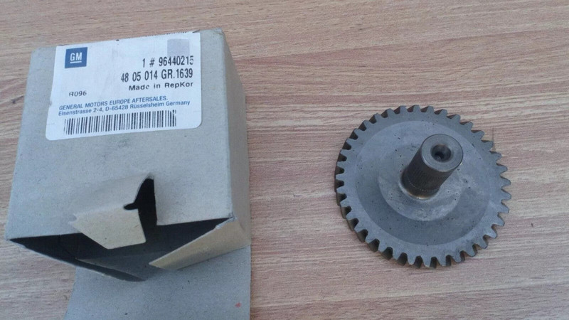 Oil Pump Gear fits Opel Vauxhall Antara Z20 Diesel 96440215 Genuine View Front