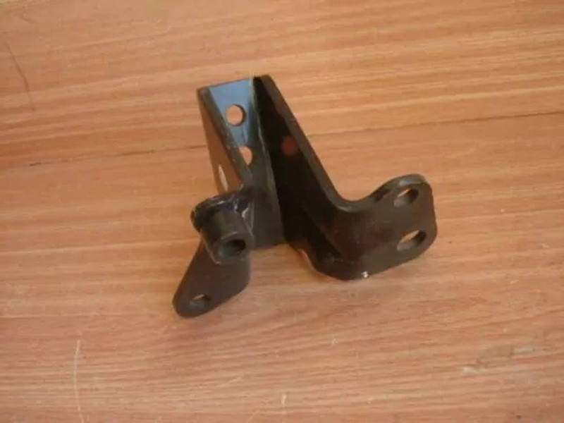 Engine Mount Bracket fits Isuzu TF Trooper Bighorn Chevrolet LUV 4JA1 4JG2 4JB1 8970381961 View Front