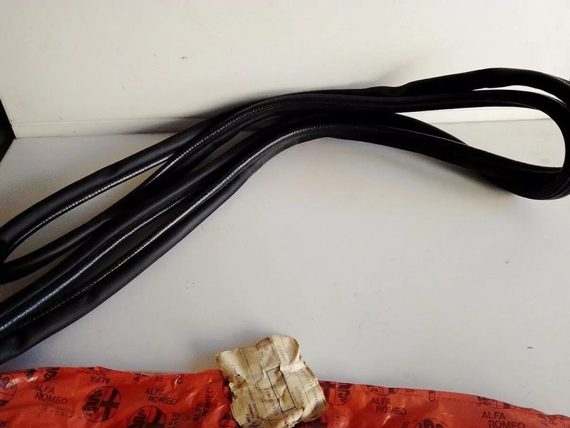 Door Frame Rubber Seal fits Alfa Romeo Alfetta 116006212401 Genuine 60724665 View Front