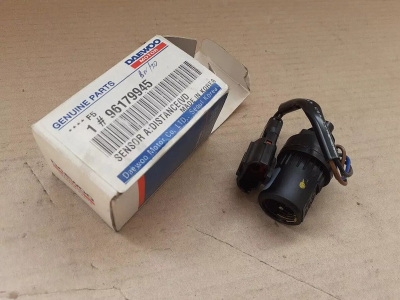 Sensor Distance fits Daewoo Racer Pontiac LeMans 96179945 Genuine View Front