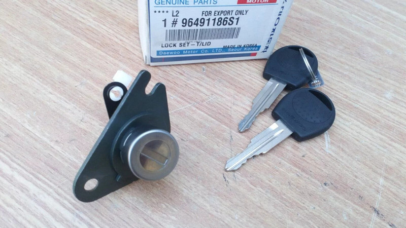 Tailgate Lock with Keys fits Daewoo Kalos 96491186S1 Genuine View Front