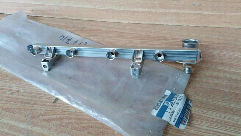 Fuel Injection Distributor fits Opel Vauxhall Astra G X14XE X16XEL 90573801 View Front