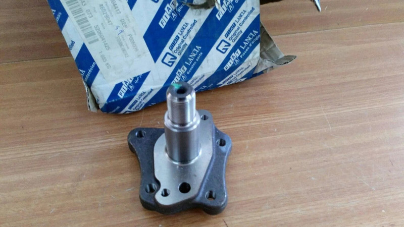Axle Stub Hub Rear Right fits Fiat Punto 46529047 Genuine View Front