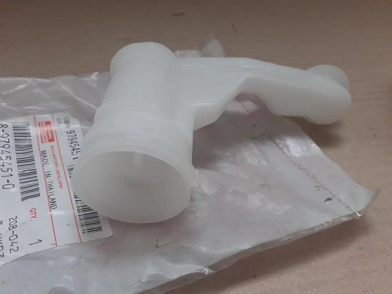 Clutch Master Cylinder Reservoir Tank fits Isuzu Dmax D-Max Rodeo Denver Genuine 8979454510 View Front