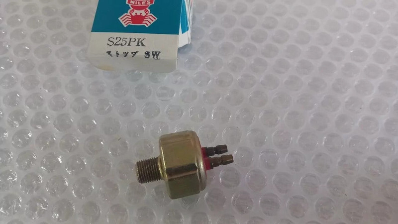 Oil Stop Light Switch fits Toyota Nissan Datsun Honda Isuzu Mitsubishi S25PK View Front