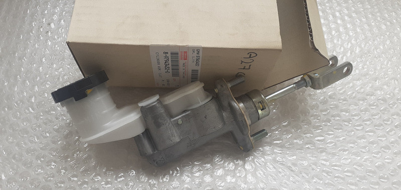 Clutch Master Cylinder fits Isuzu Dmax Rodeo Denver 8979434320 Genuine View Front