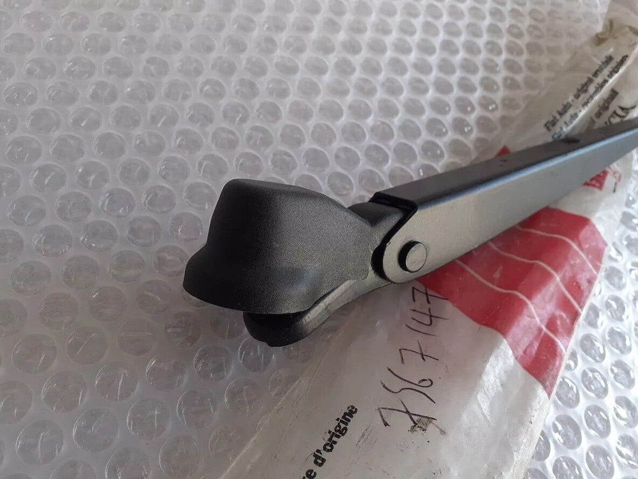 Wiper Arm fits Fiat 7567147 Genuine View Right