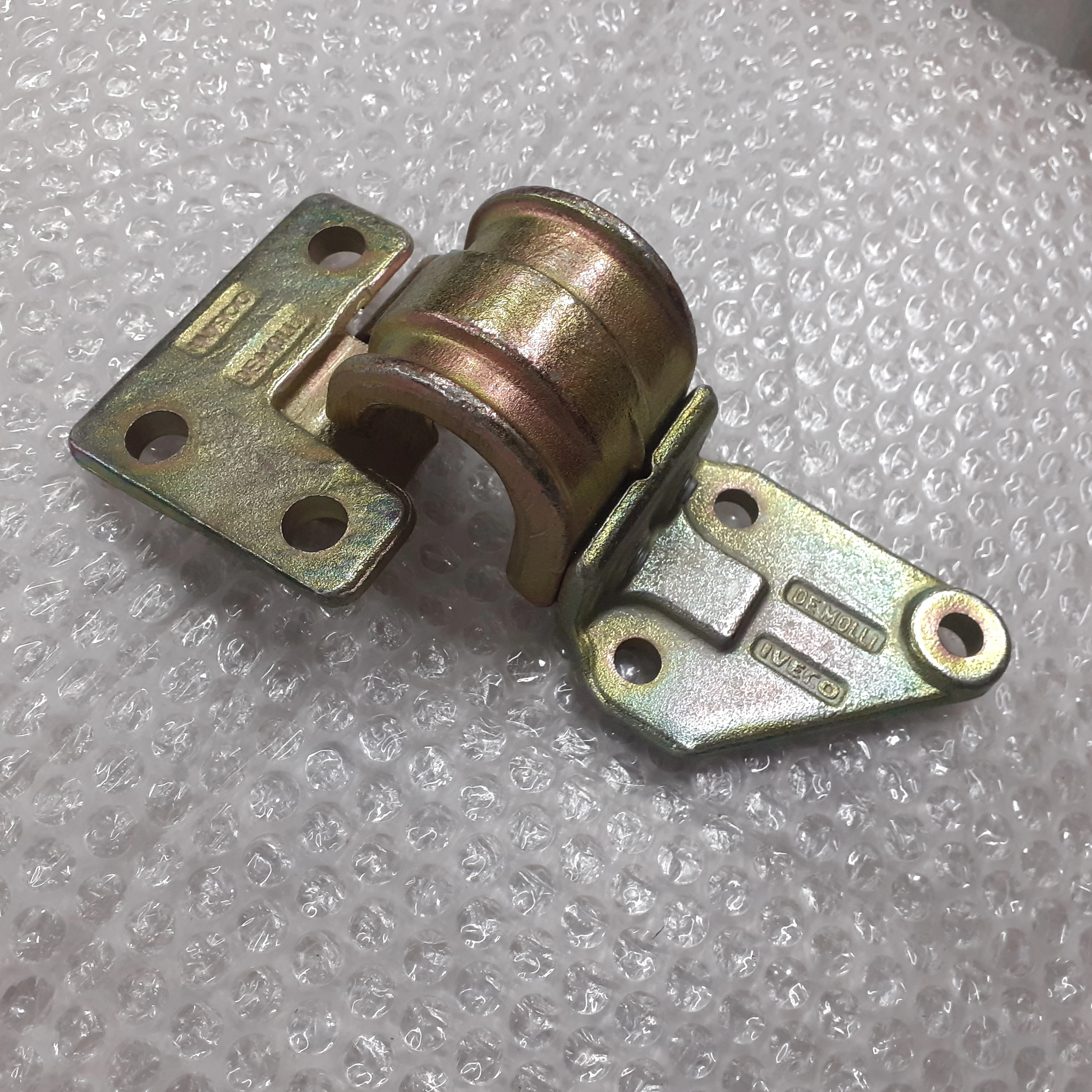 Door Hinge Upper Right fits Iveco Eurocargo Eurotech Eurostar Stralis Eurotrakker Trakker 500301541 Genuine