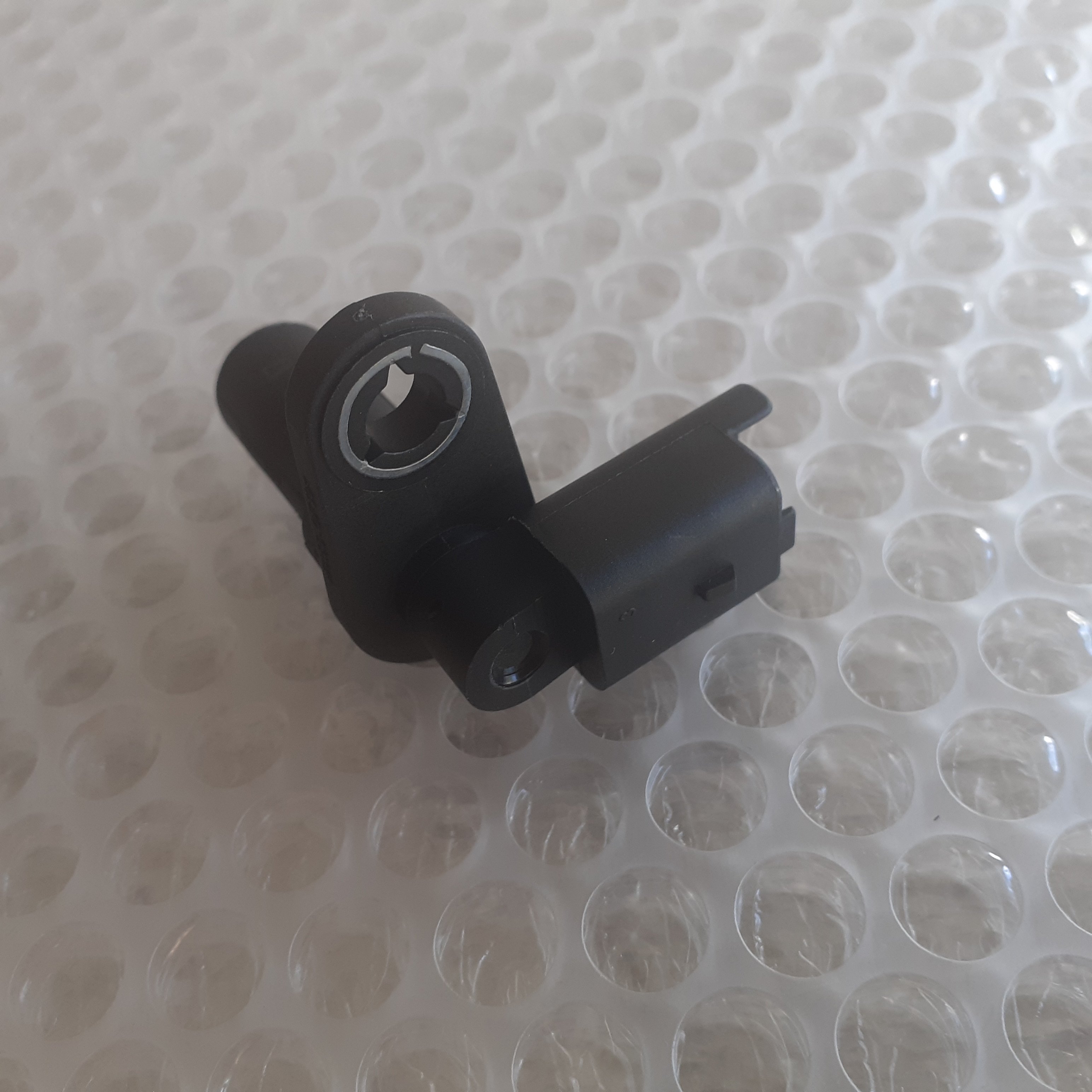 Crankshaft Pulse Position Sensor fits Opel Vauxhall Vivaro Renault Trafic 93857943 Genuine