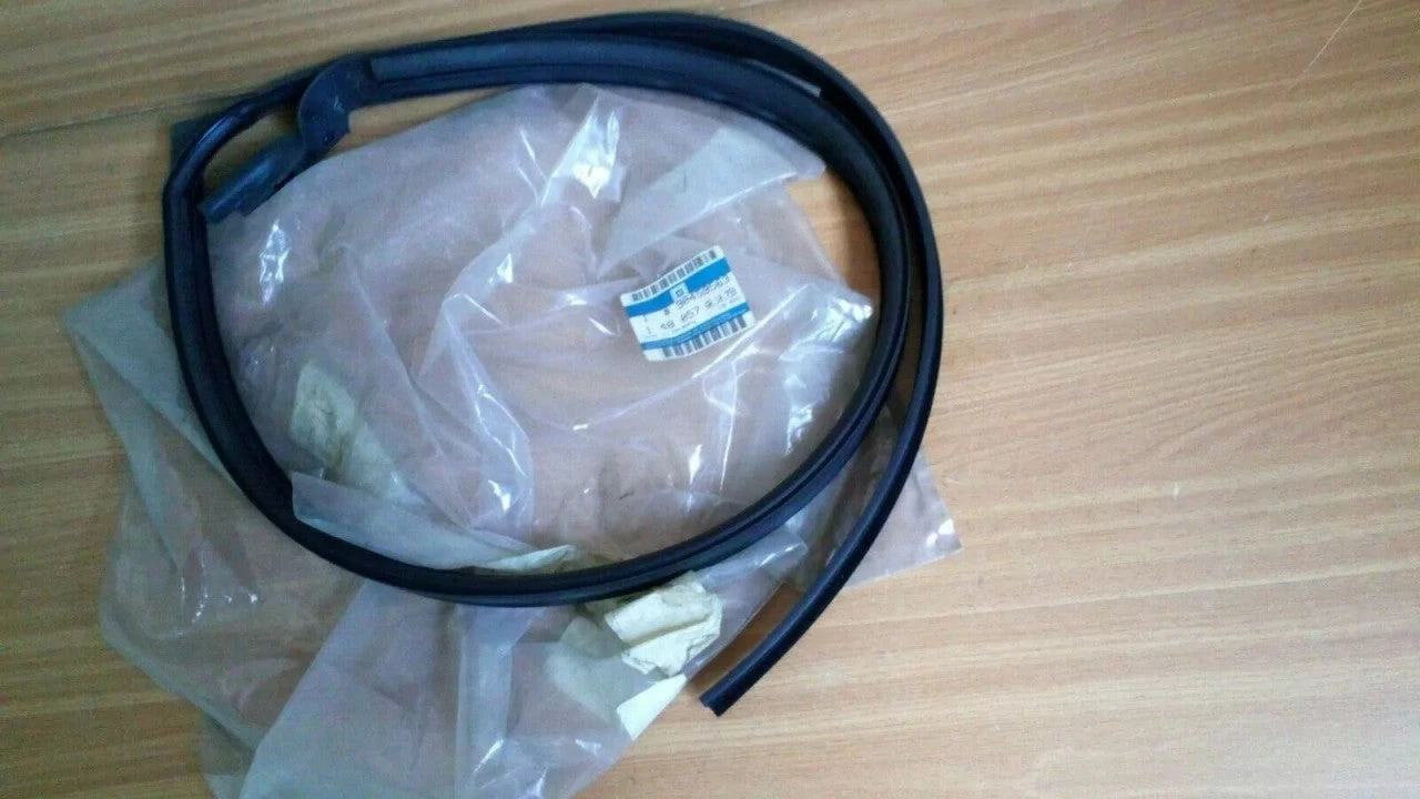 Door Seal Weather Strip Rear Left fits Opel Vauxhall Omega B 90459563 Genuine View Front