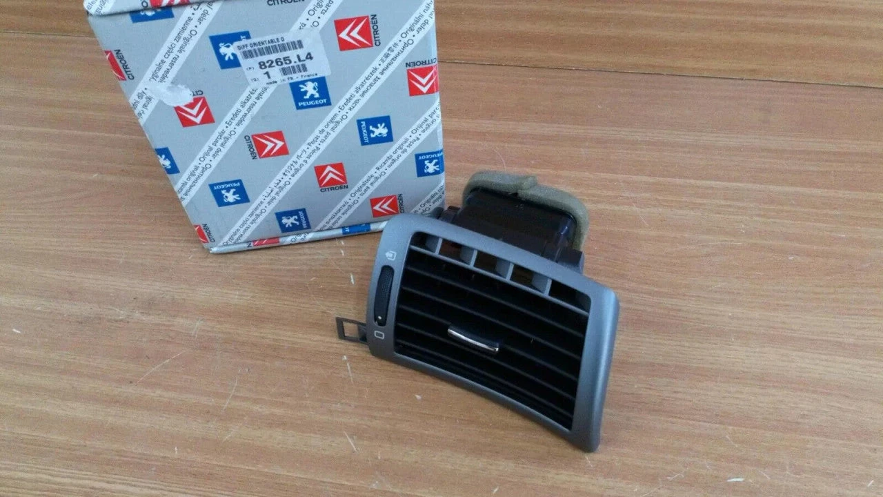 Air Vent Right fits Peugeot 407 8265L4 Genuine View Front