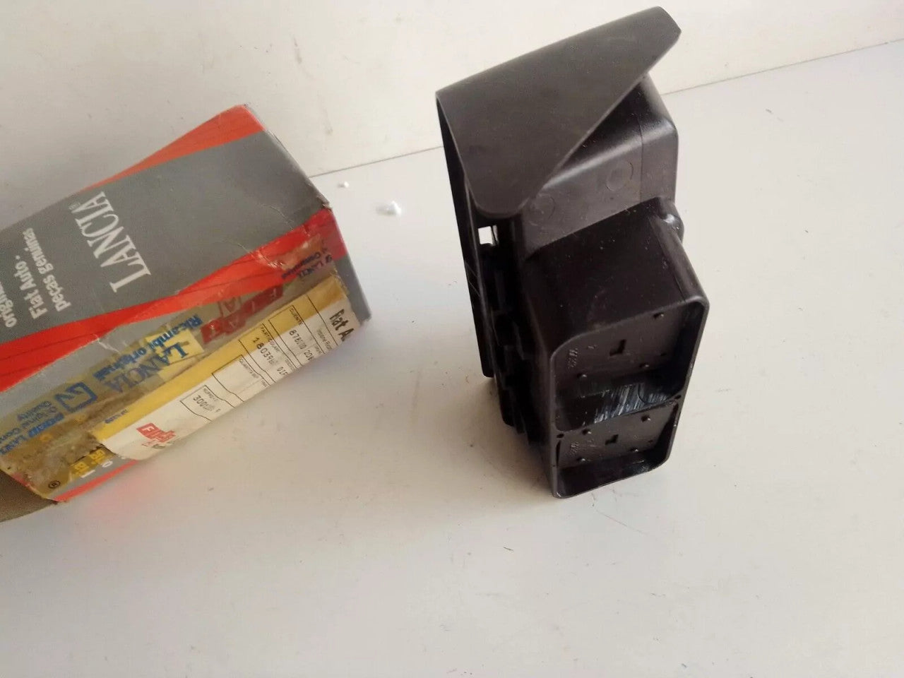 Air Vent RHD fits Lancia Y10 180396670 Genuine View Rear