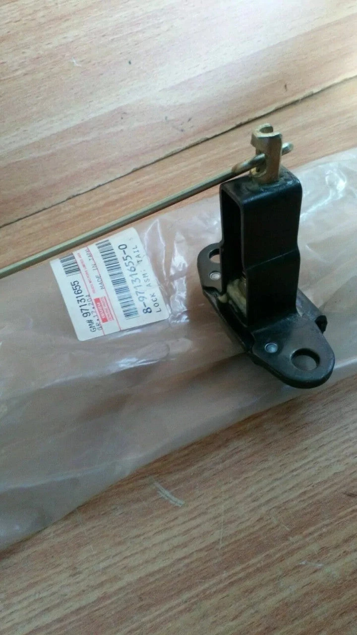 Lock Tail Gate Right fits Isuzu Pickup TF Chevrolet LUV Opel Campo Genuine 8971316550 View Rear