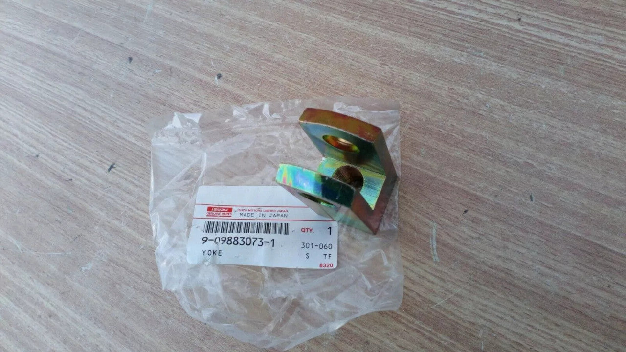 Yoke fits Isuzu Bus Truck 9098830731 Genuine View Right
