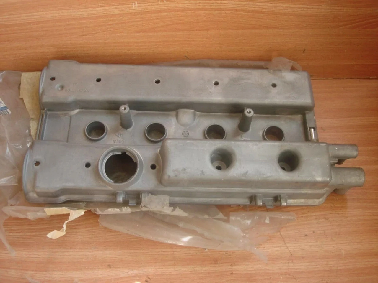 Rocker Cover fits Opel Vauxhall X16XEL C16SEL 90470439 Genuine View Front